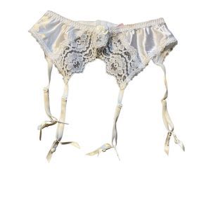 Victoria’s Secret garterbelt size medium